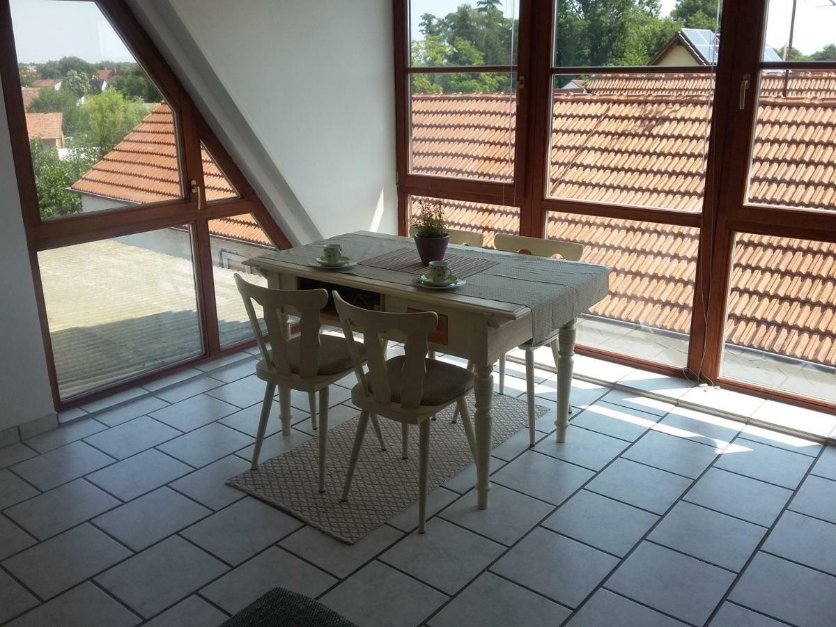 Ferienwohnung Familie Faath Bellheim Esterno foto